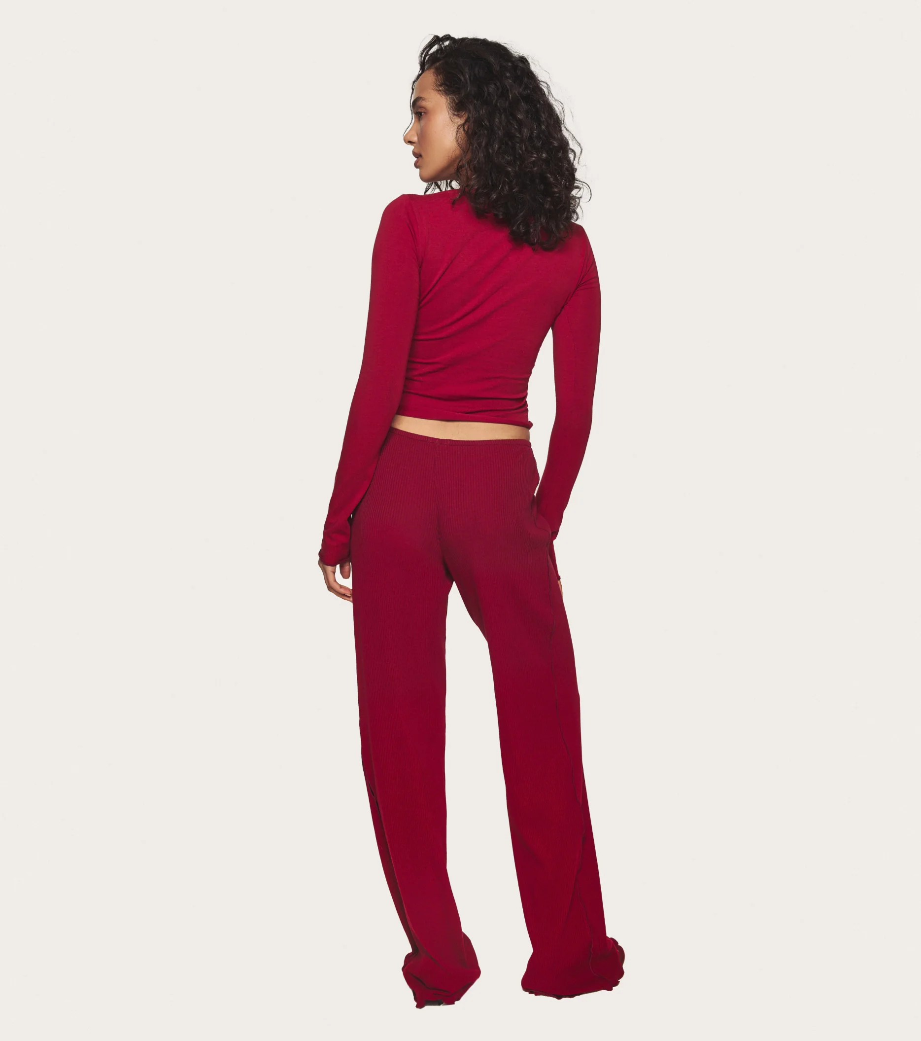 Basic Long-Sleeve in Burgundy - Image 3