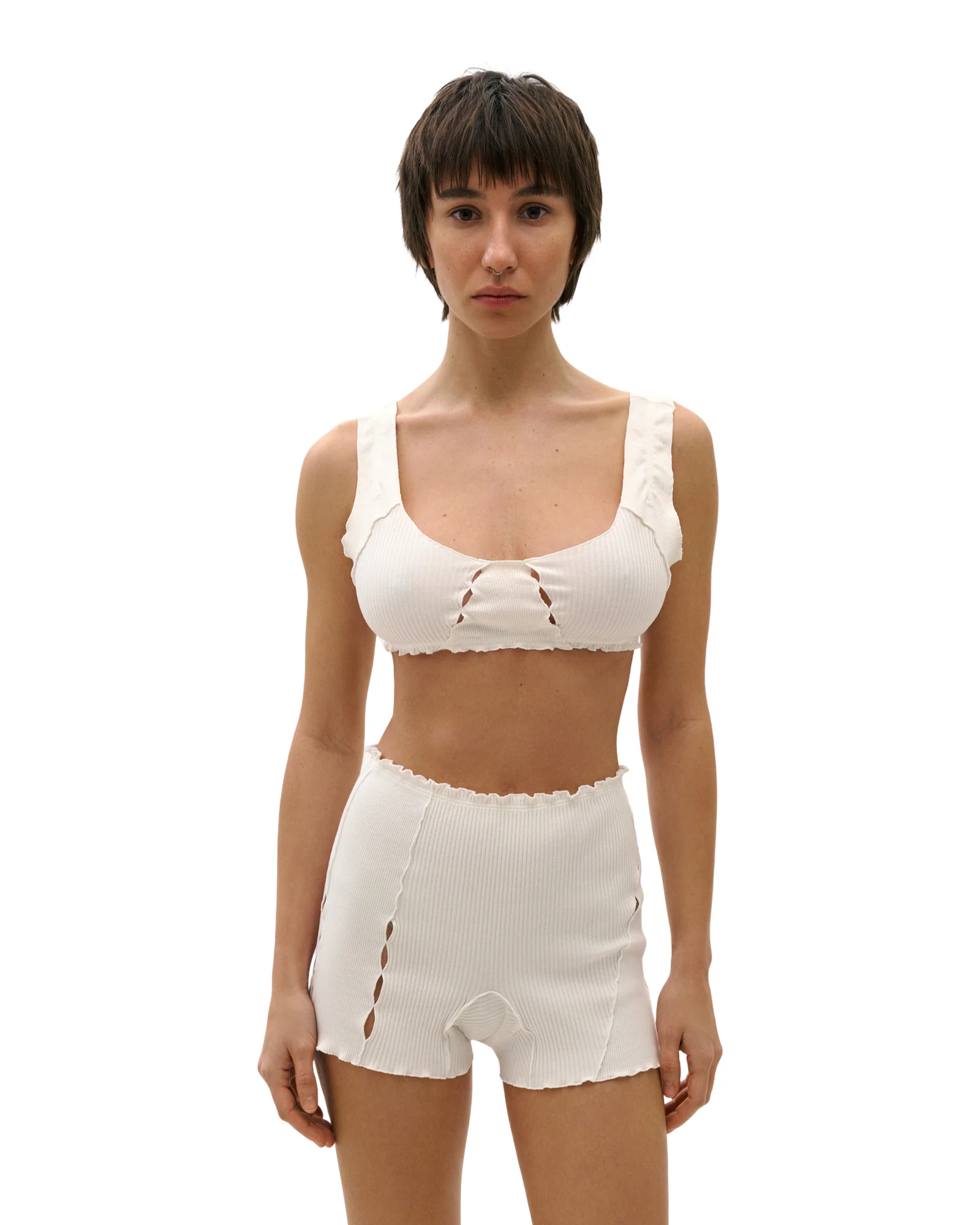 Iconic Shorts in White - Image 3