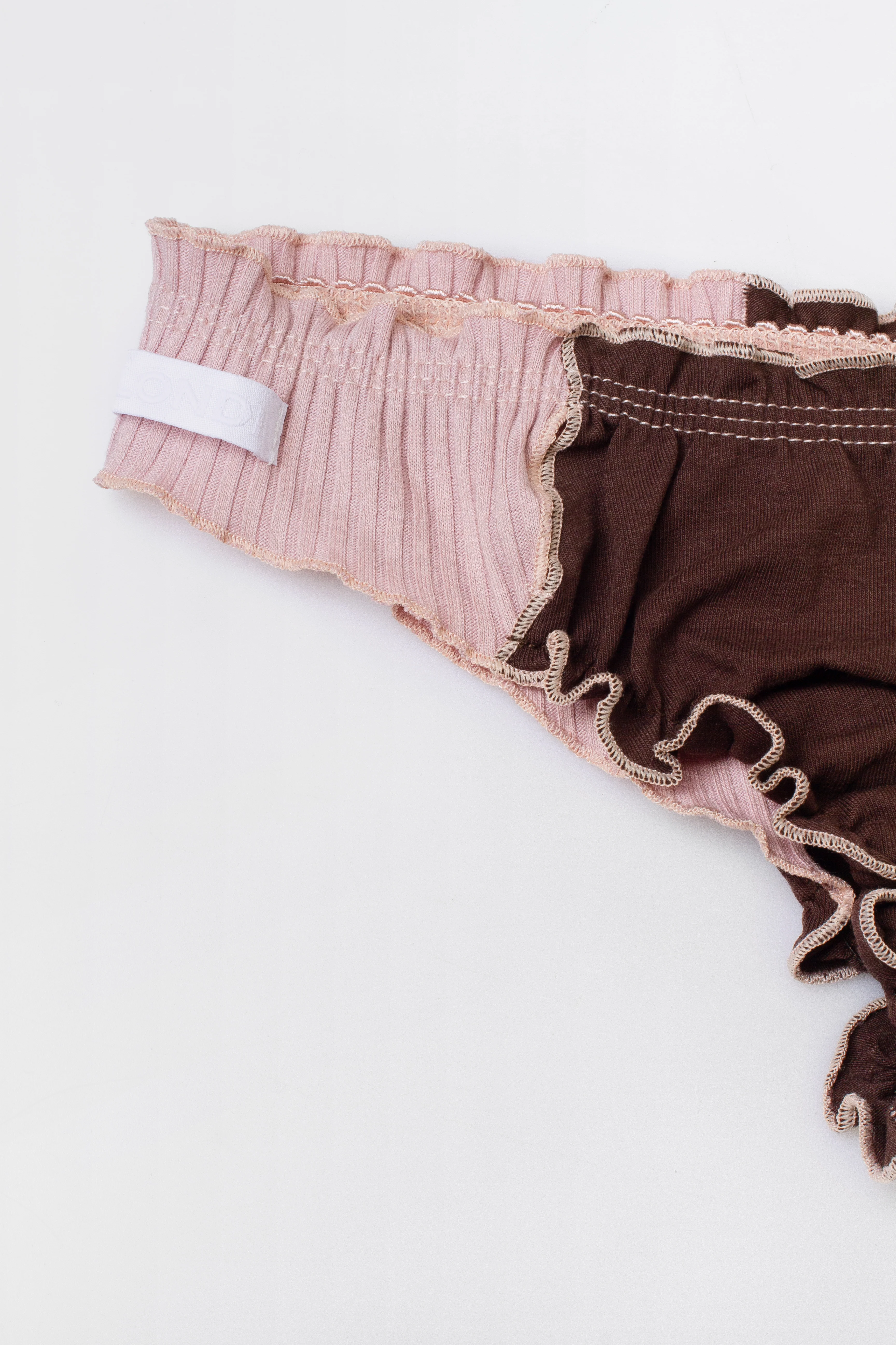 Iconic Wavy Tanga in Brown with Pink - Image 2